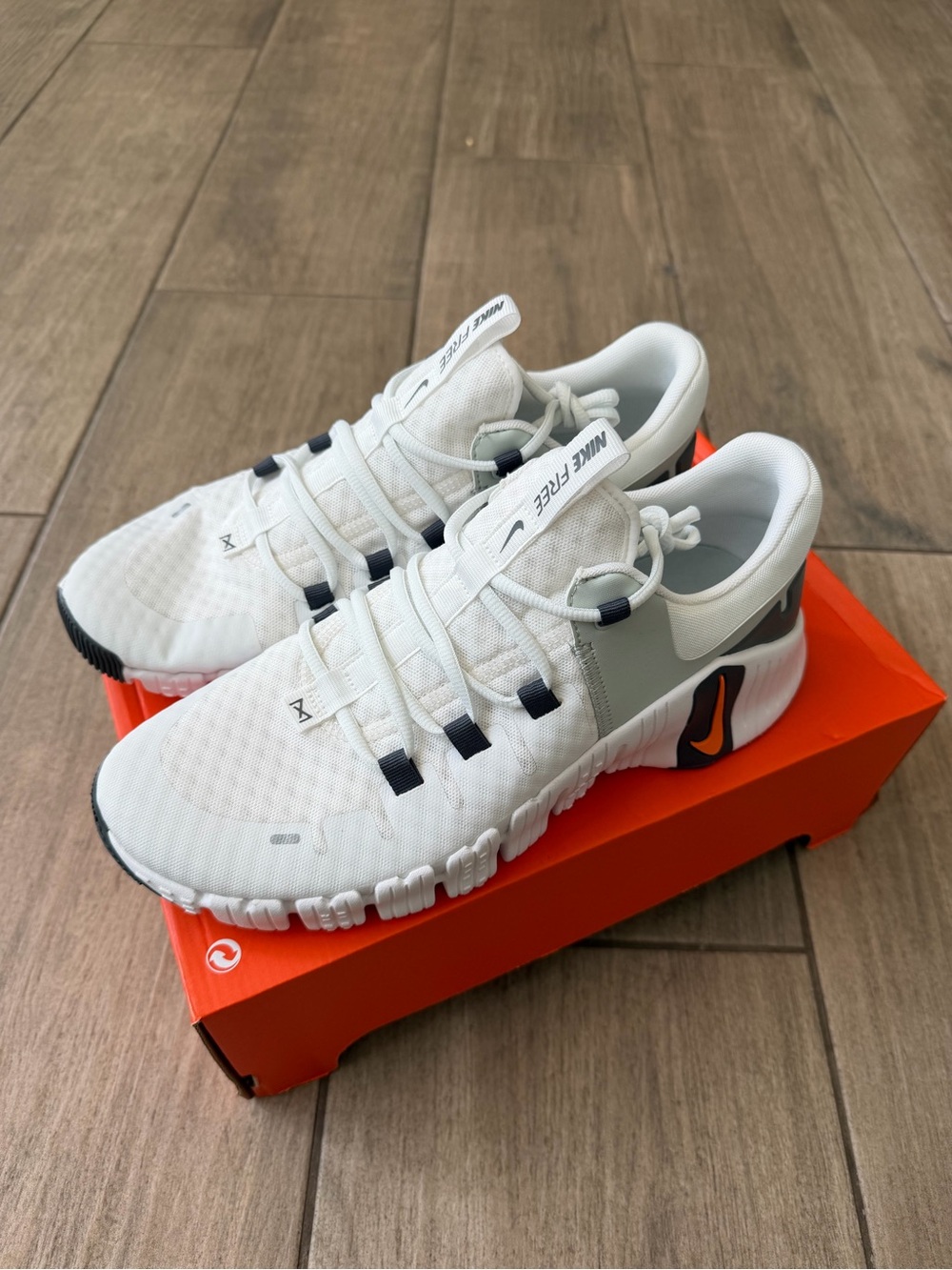 Nike Free Metcon 5 ( box without lid )
